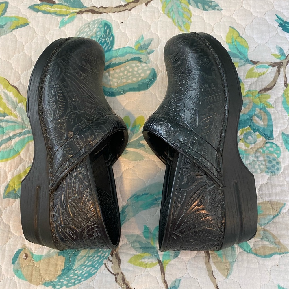 DANSKO Clogs - Black. Sturdy and Comfortable. Great Brand!🖤🌻 - Picture 4 of 7